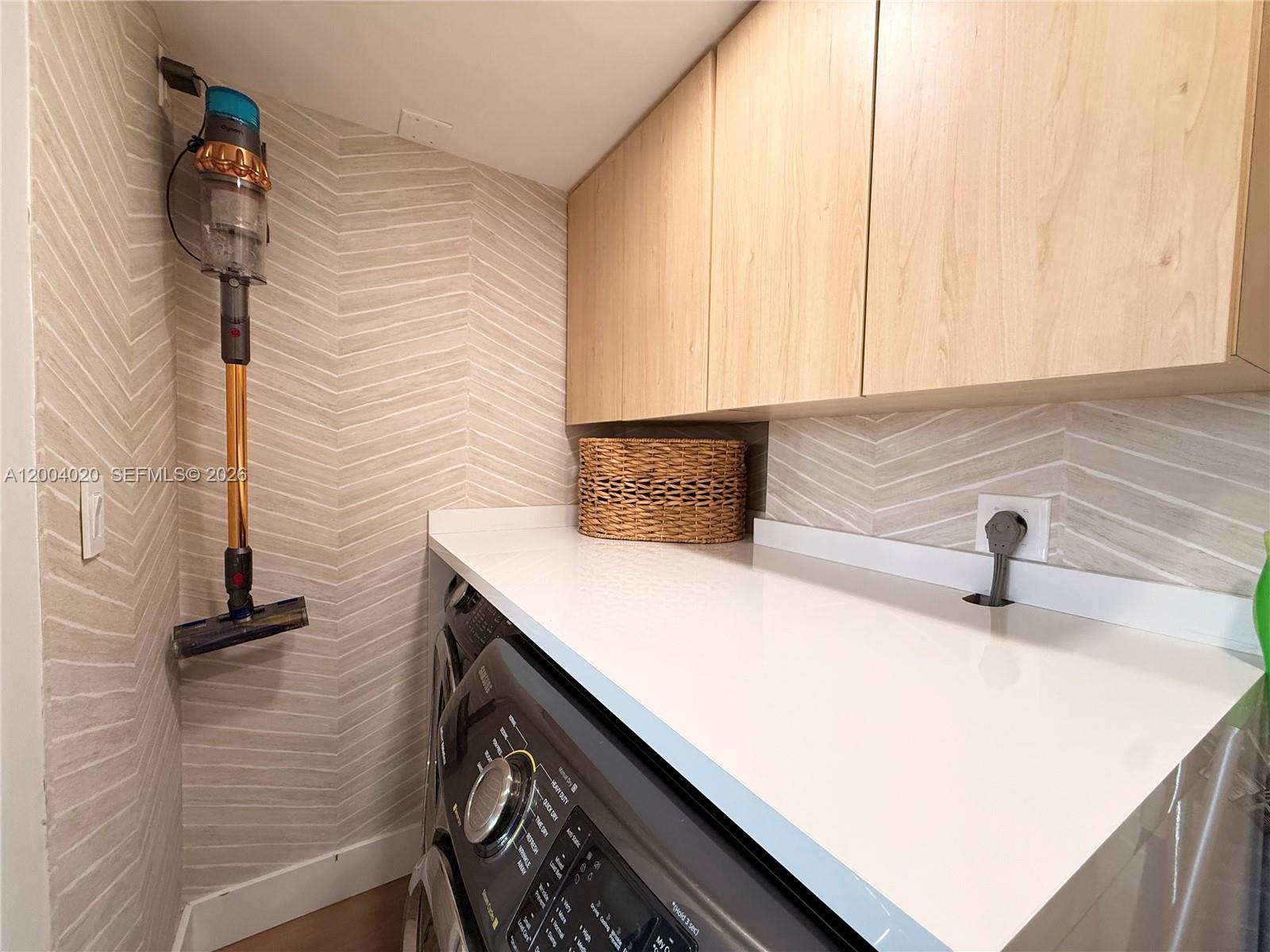 THE LANDMARK CONDO - Residential