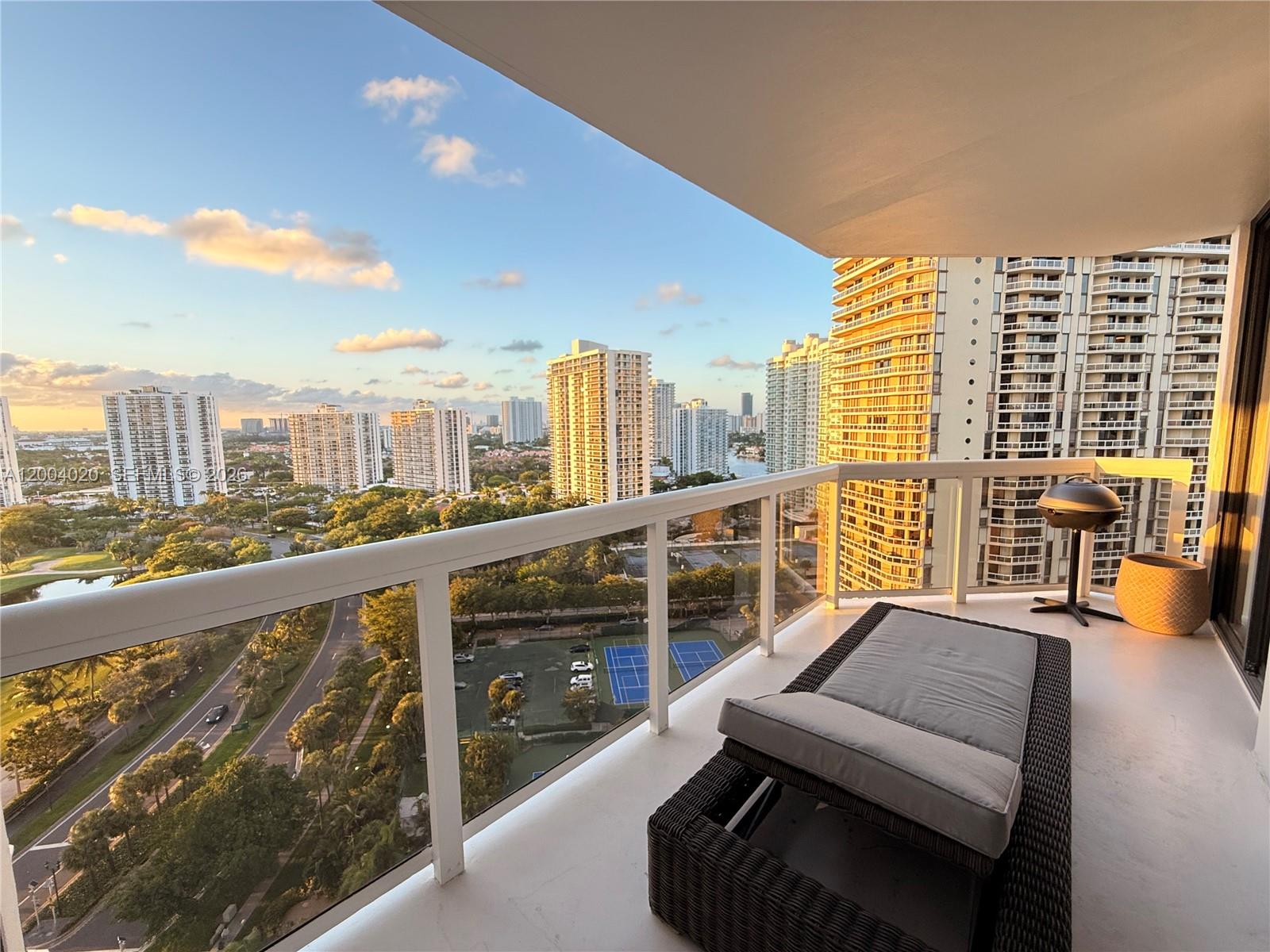 THE LANDMARK CONDO - Residential