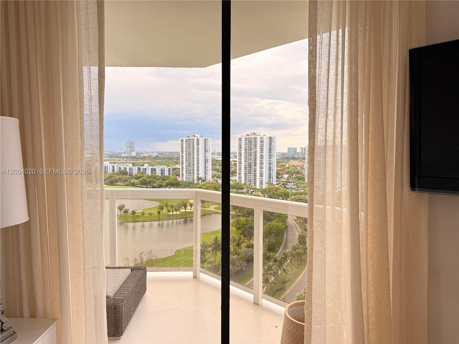 THE LANDMARK CONDO - Residential