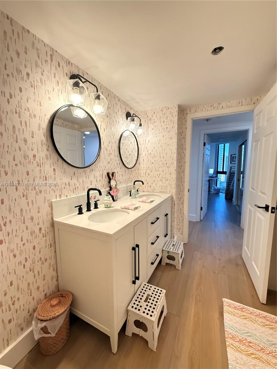 THE LANDMARK CONDO - Residential