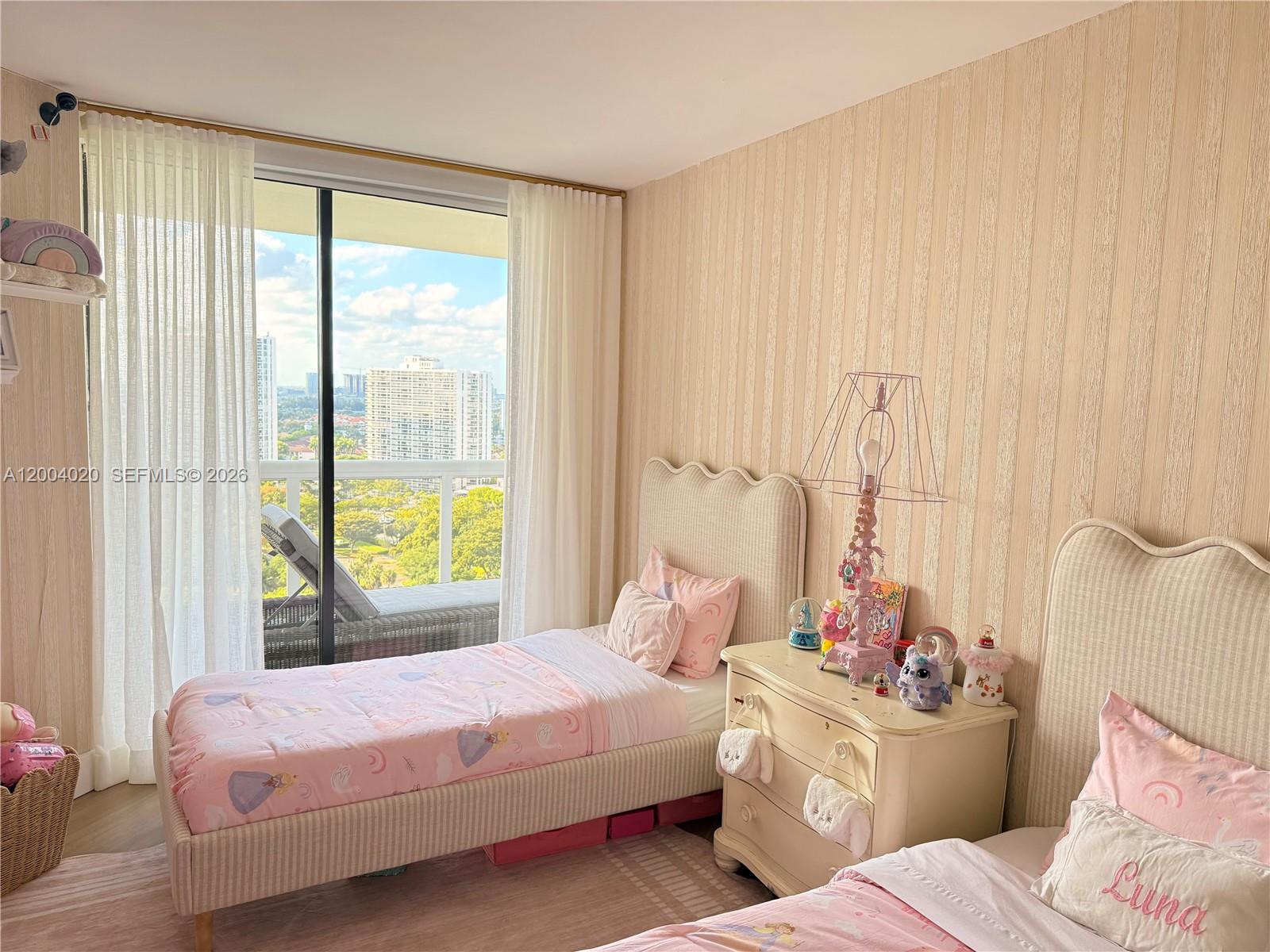 THE LANDMARK CONDO - Residential