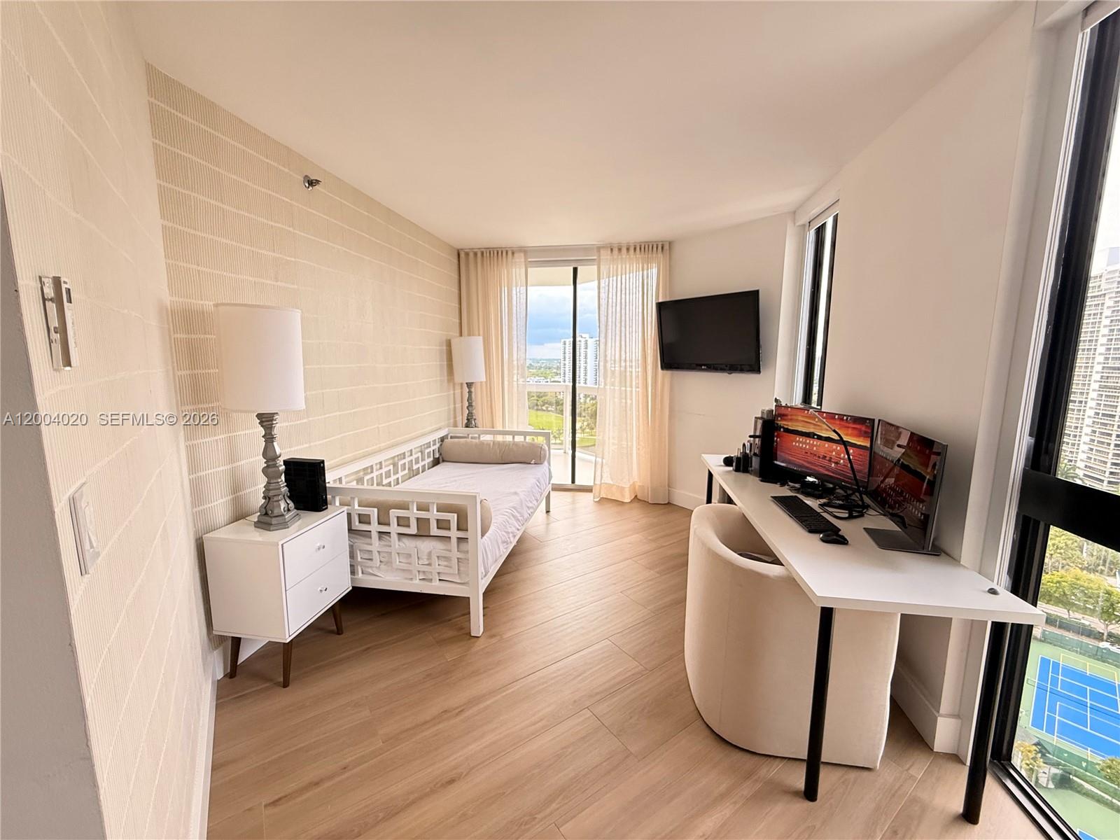 THE LANDMARK CONDO - Residential