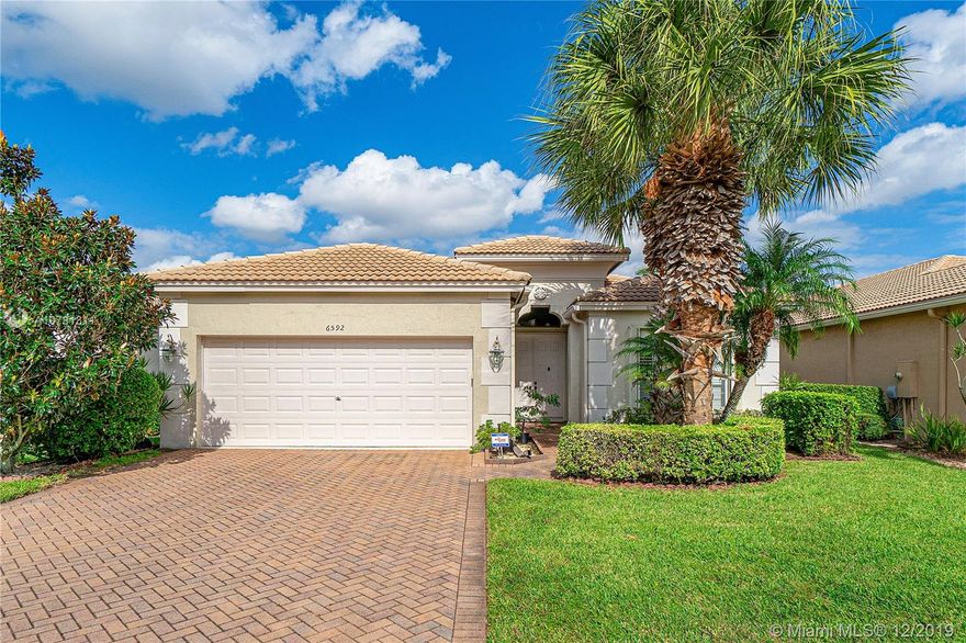 Immaculate 3/2 in Aberdeen with ceramic tile throughout.  Master bedroom has 2 walk-in closets, tray ceilings and bath with his & her sinks, whirlpool spa garden bathtub, large shower.  HOA includes cable, water, trash, power wash sidewalks, landscaping, fertilization, irrigation, tree trimming and exterior paint.  Seller will contribute up to $10,000 towards membership fees.