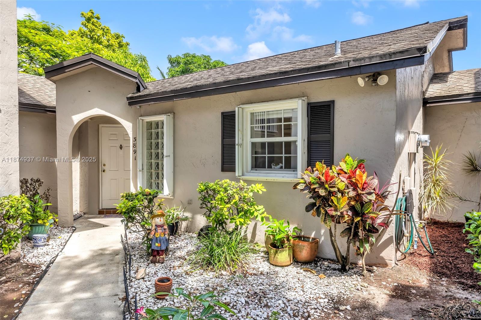 This home is ready for your personal touches! The unit is conveniently located near the pool and has a garden courtyard entrance. The home also has a secluded backyard outside your screened porch. The vila boasts and open layout allows everyone to be part of the party! Spacious living area leads into a dining area and kitchen. Nice sized pantry and laundry closet. The master bedroom is huge with a large true walk in closet. Master bath has his and her sinks in a separate area from combo bath and shower. The second bedroom also has ample closet space and a great size guest bathroom with yet another linen closet. This home has been maintained but owner will allow for decorating credit with a full offer.