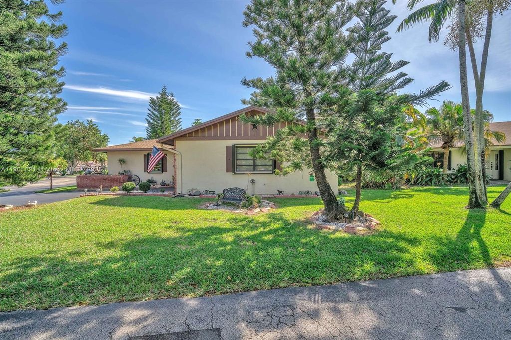 Photo of 2218 Nova Village Dr, Davie, FL 33317 (MLS # A11801221)