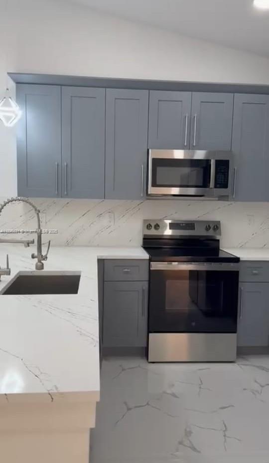 LEHIGH ESTATES - Residential Income