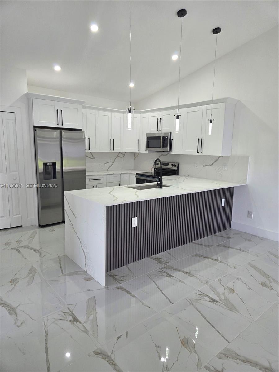 LEHIGH ESTATES - Residential Income