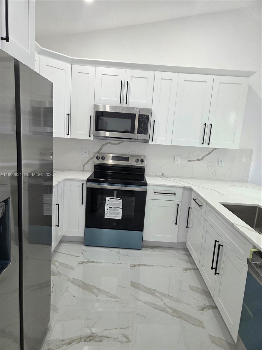 LEHIGH ESTATES - Residential Income