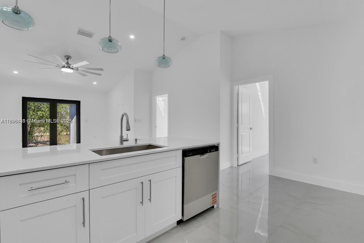 LEHIGH ESTATES - Residential Income