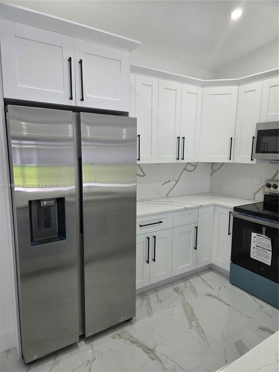 LEHIGH ESTATES - Residential Income