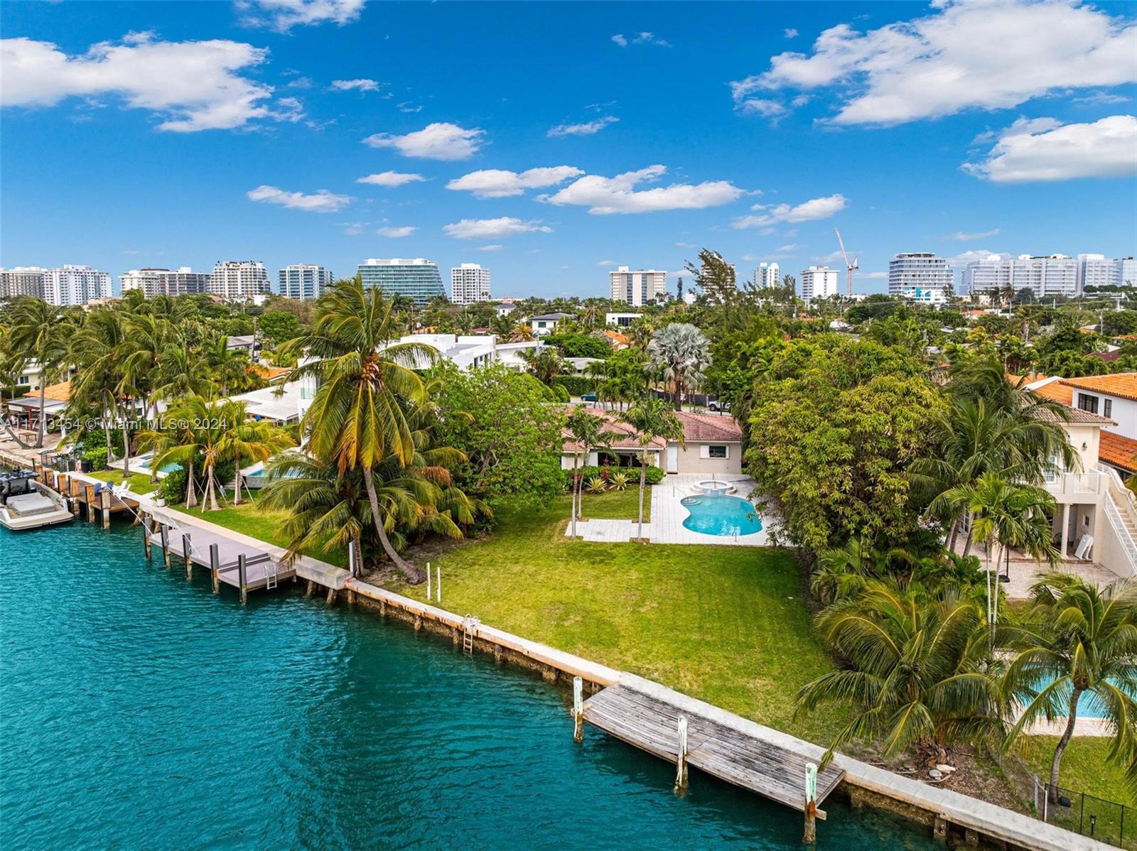 ALTOS DEL MAR NO 5 - Residential