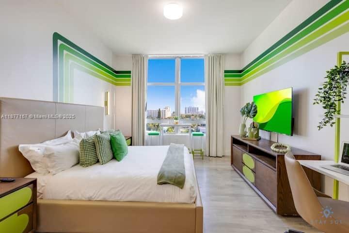 COSTA HOLLYWOOD CONDO - Residential