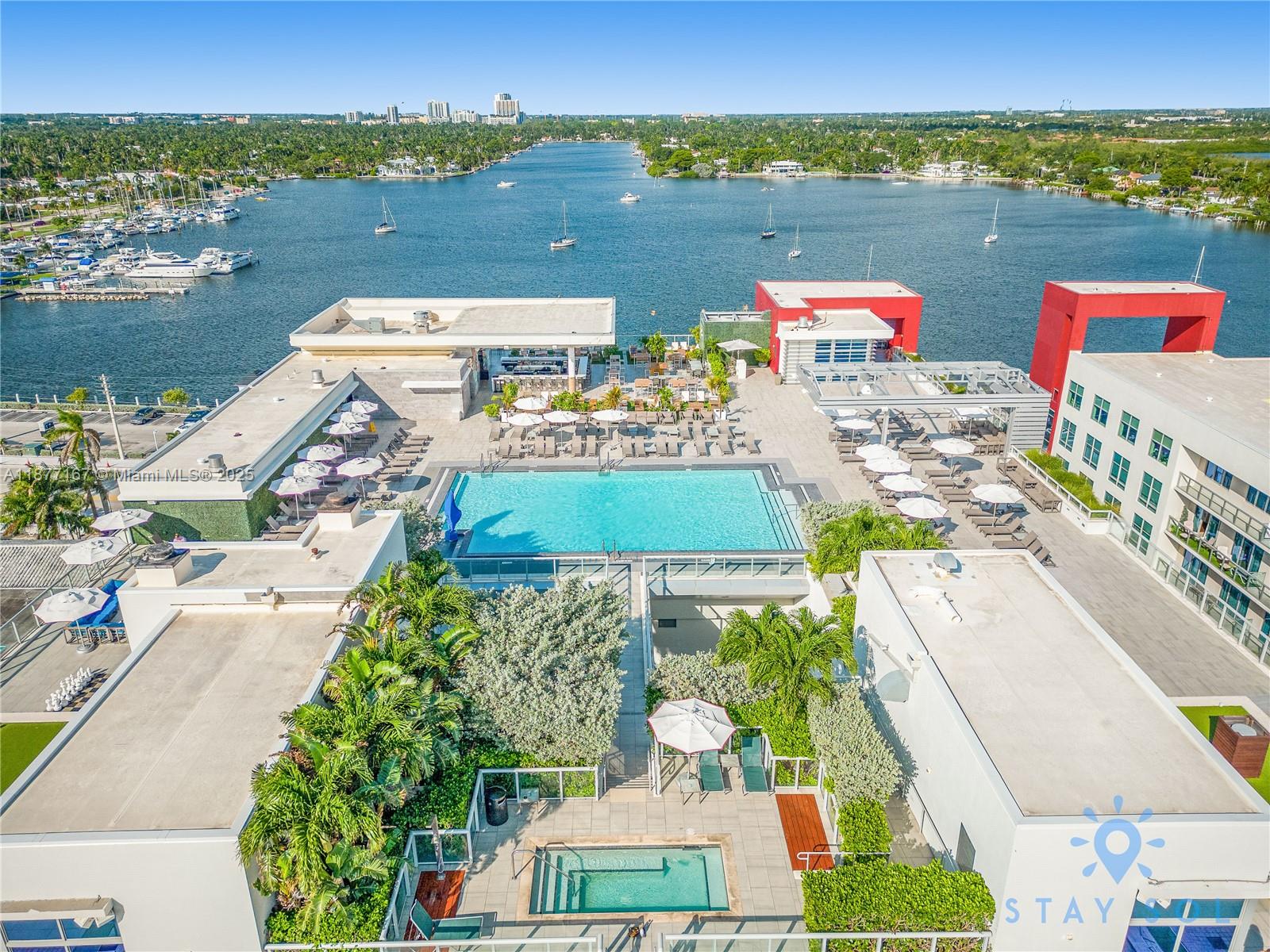 COSTA HOLLYWOOD CONDO - Residential