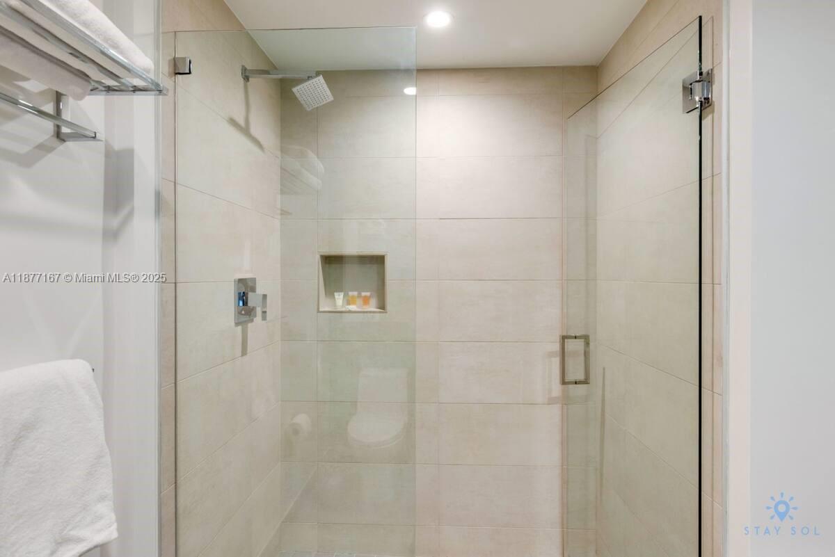 COSTA HOLLYWOOD CONDO - Residential