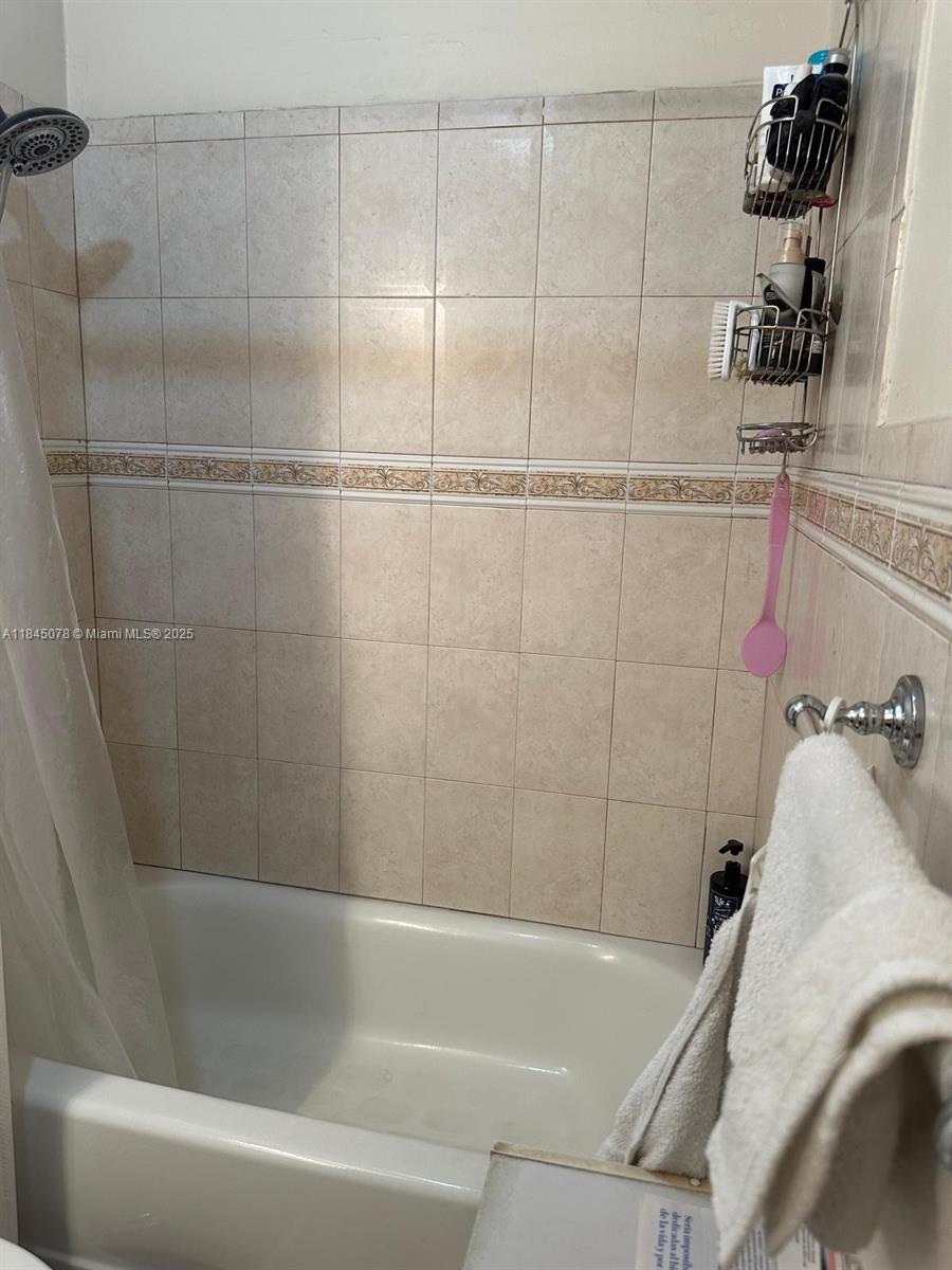 309 S Royal Poinciana Blvd 302