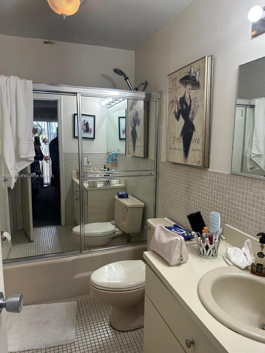 309 S Royal Poinciana Blvd 302