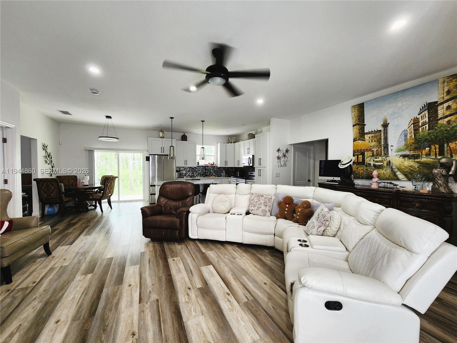 GOLDEN GATE ESTATES - Residential