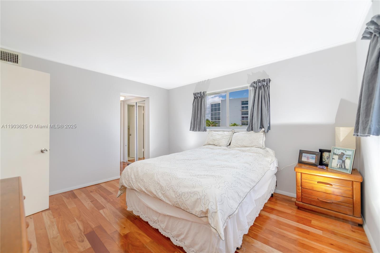 ARCADIA CONDO - Residential Lease