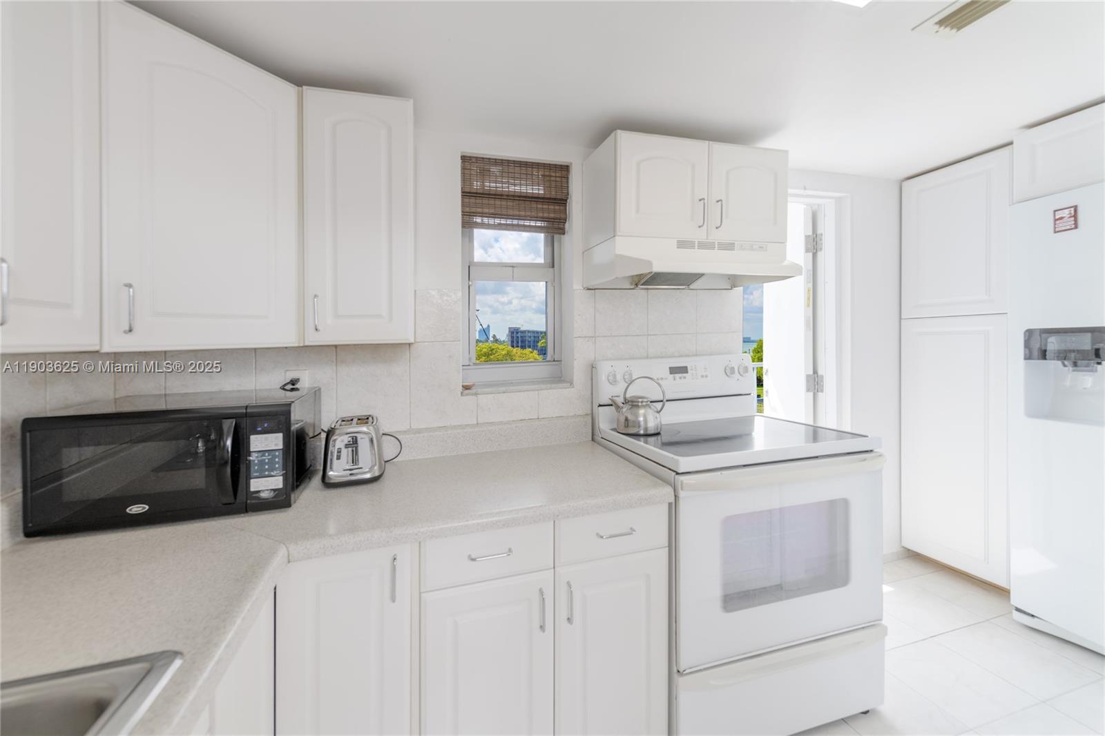 ARCADIA CONDO - Residential Lease