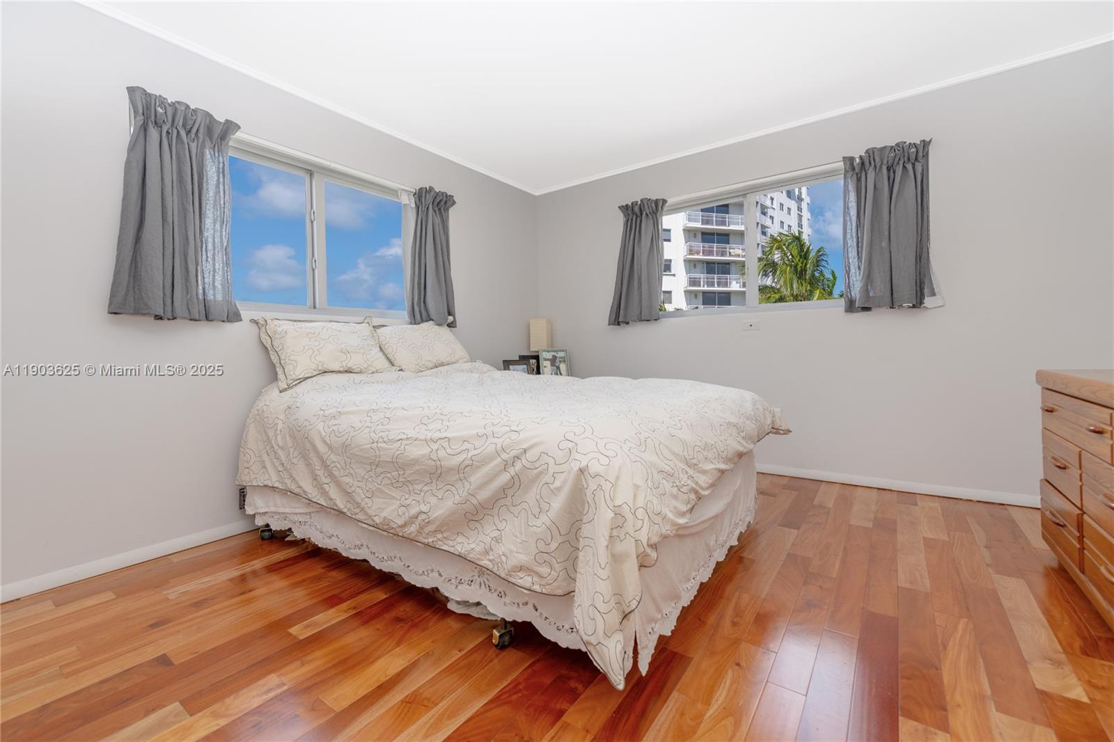 ARCADIA CONDO - Residential Lease