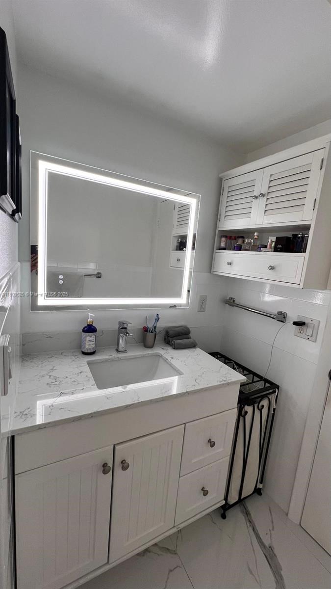 ARCADIA CONDO - Residential Lease