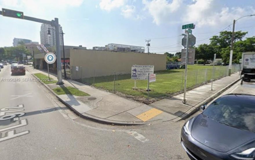VACANT LAND FOR SALE ON PRIME LOCATION. 
LAND HAS VARIOUS POSSIBILITIES FOR DEVELOPMENT
LOT SIZE: 19,750 Sq. Ft.
CONVENIENTLY LOCATED IN CORAL WAY
AADT: 34,000