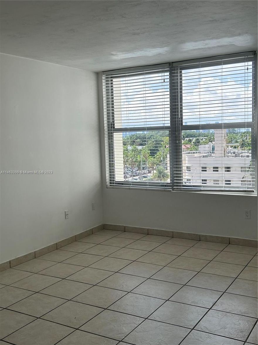 Spacious one bedroom. Plenty of closet space. Near SOBE, transportation and shopping. Parking to be paid separately to the condo association.