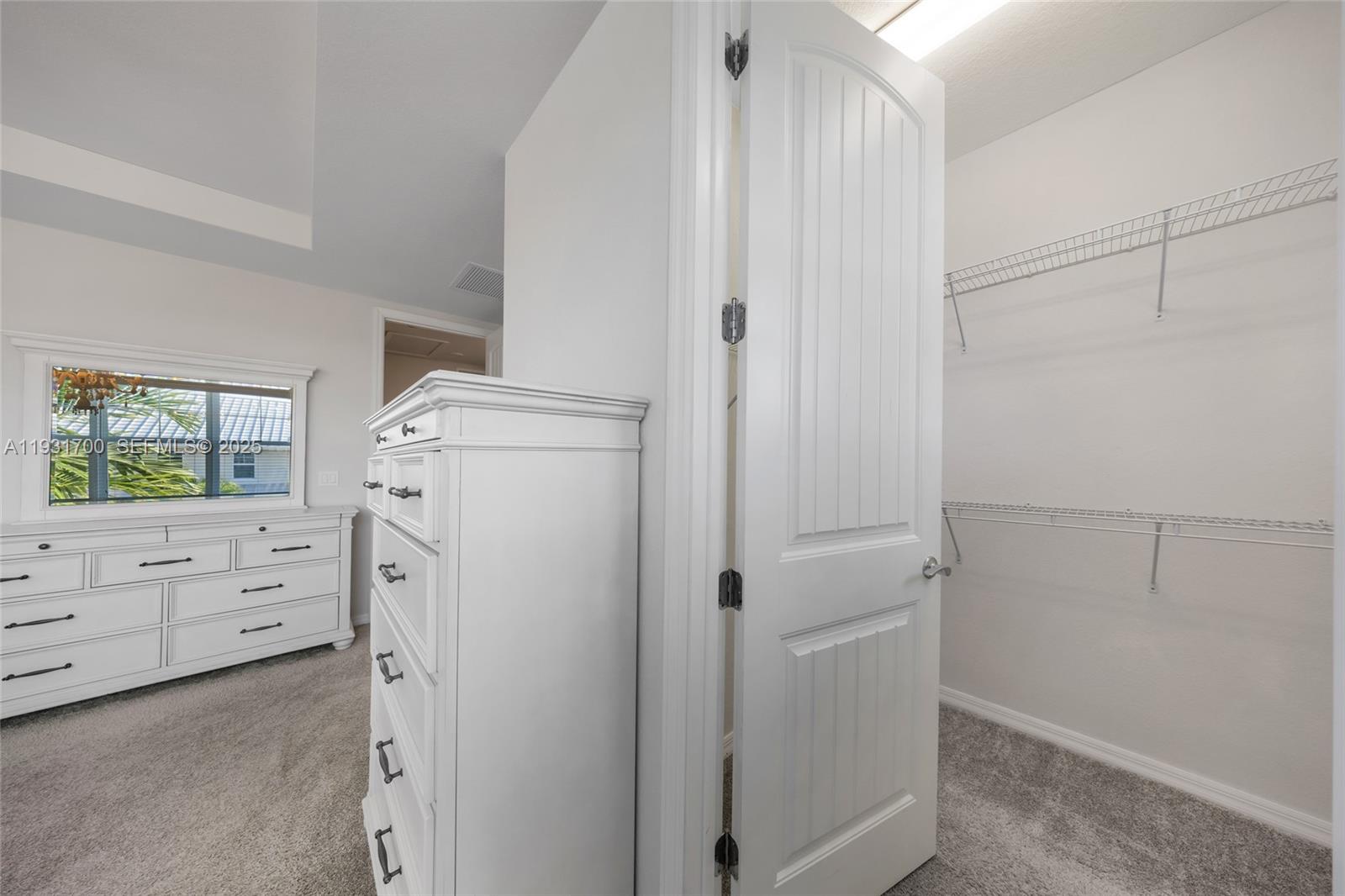 HILLCREST COUNTRY CLUB SO - Residential Lease