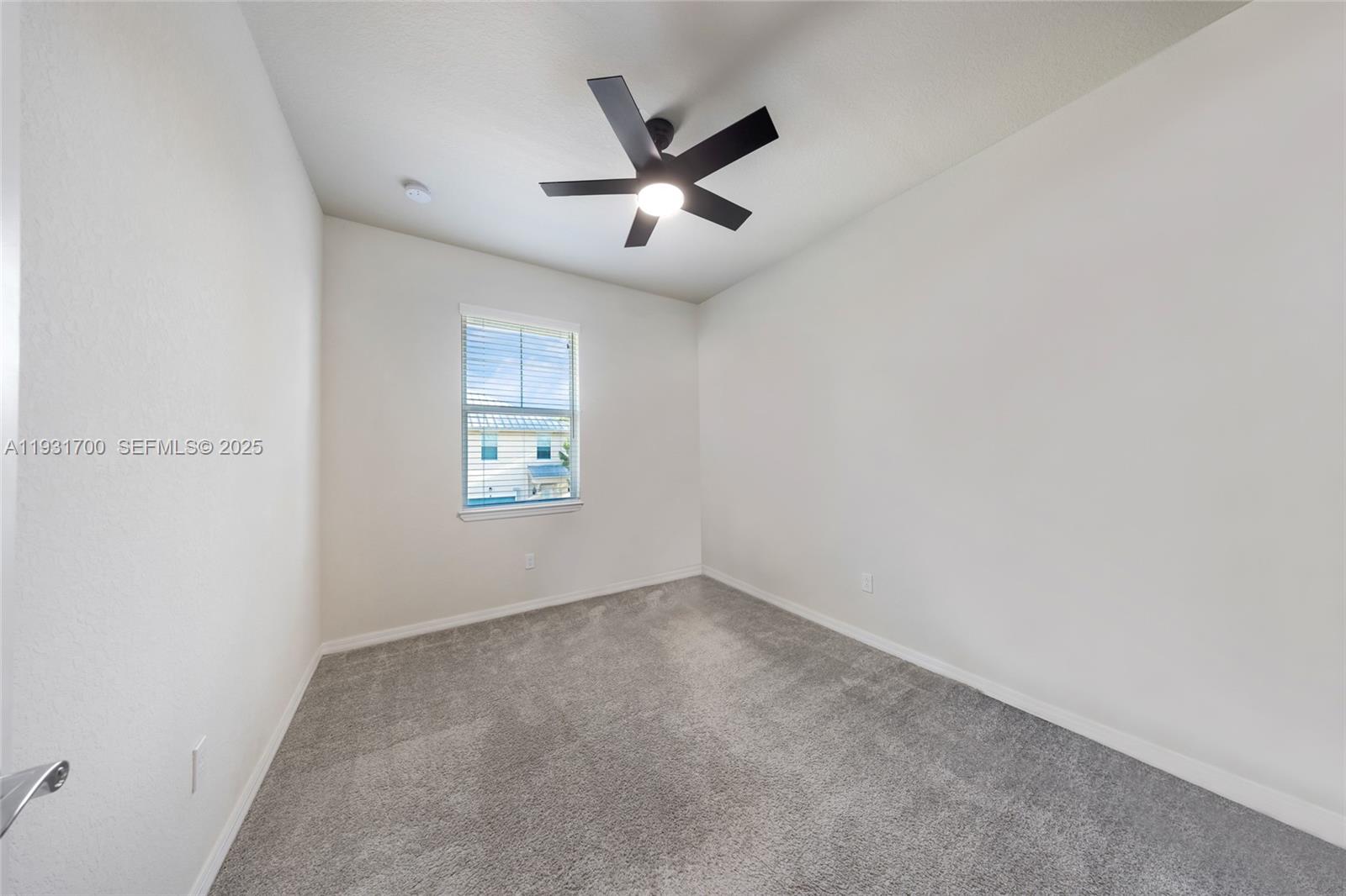 HILLCREST COUNTRY CLUB SO - Residential Lease