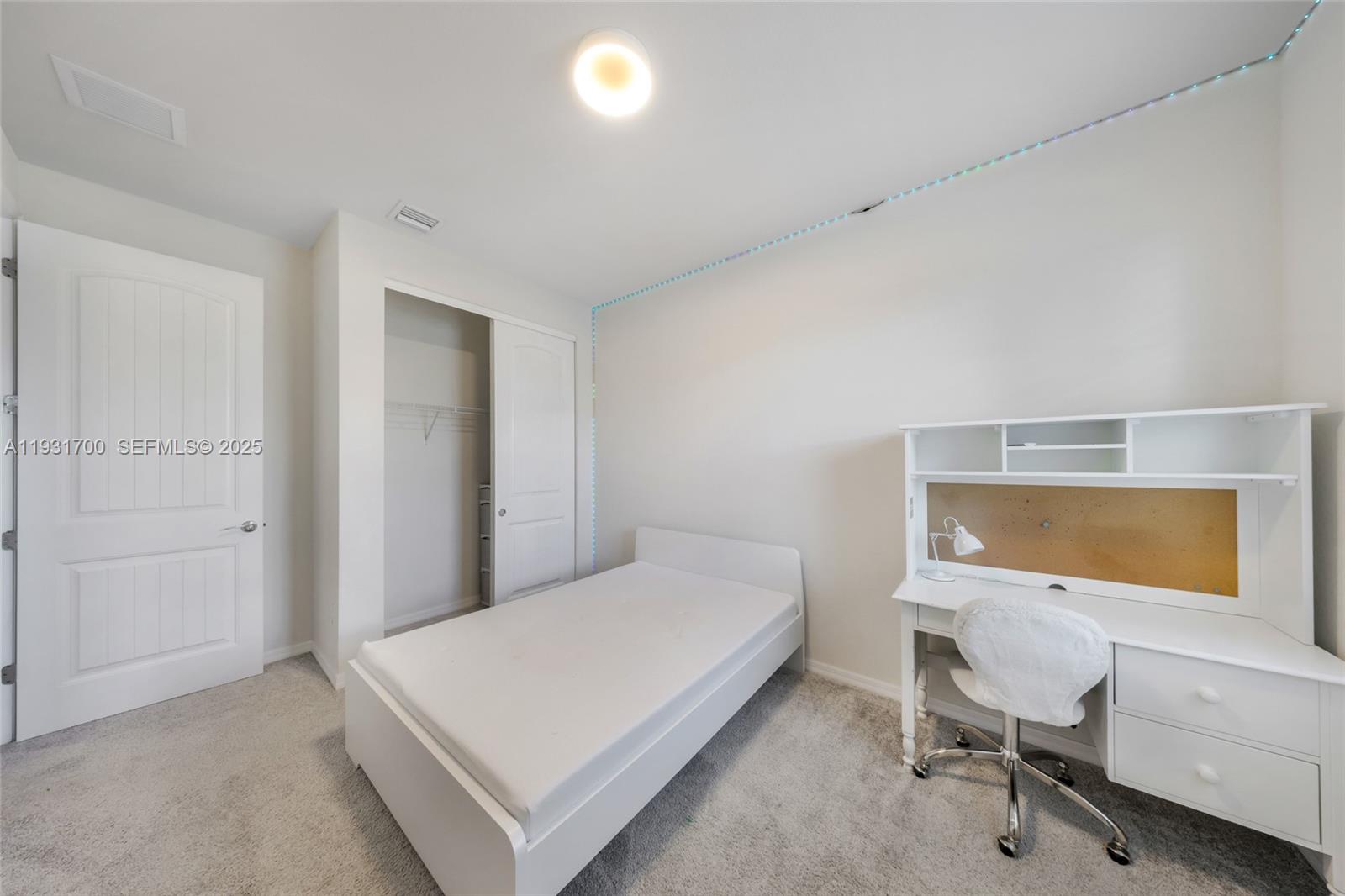 HILLCREST COUNTRY CLUB SO - Residential Lease