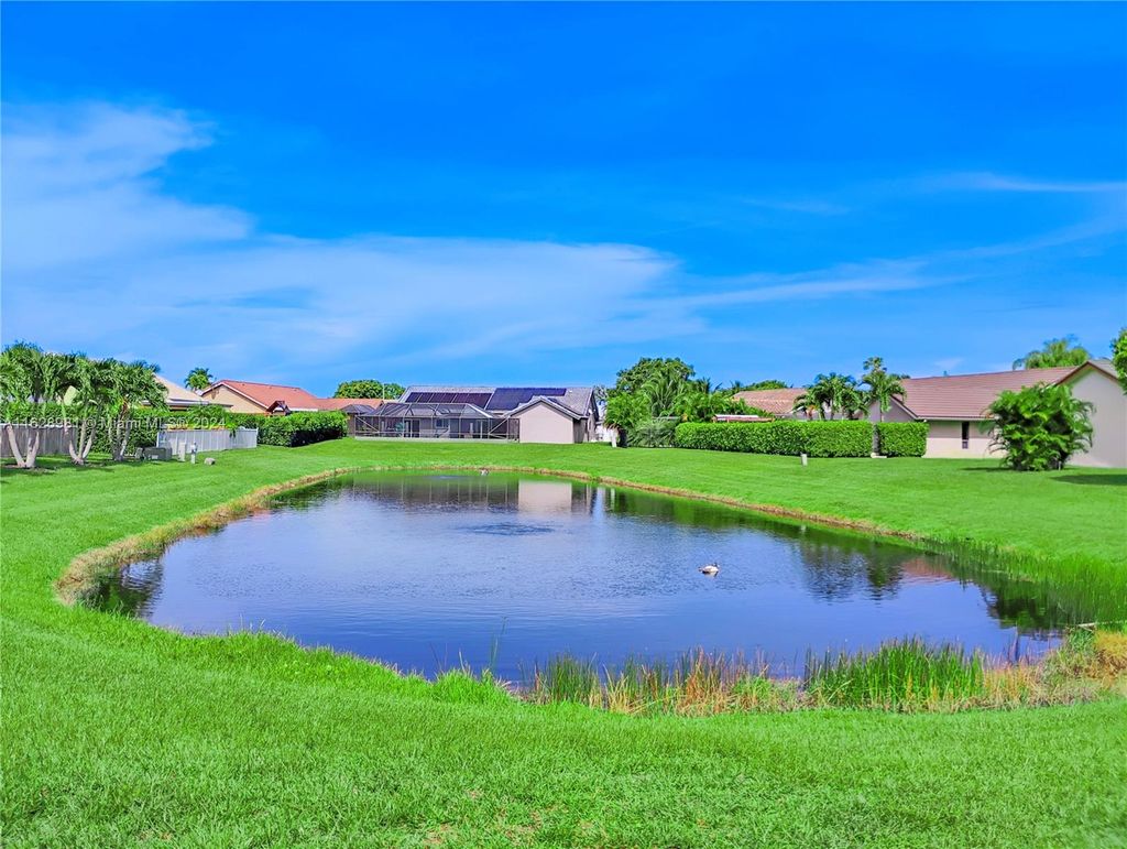 Photo of 6043 Sunberry Cir, Boynton Beach, FL 33437 (MLS # A11628981)