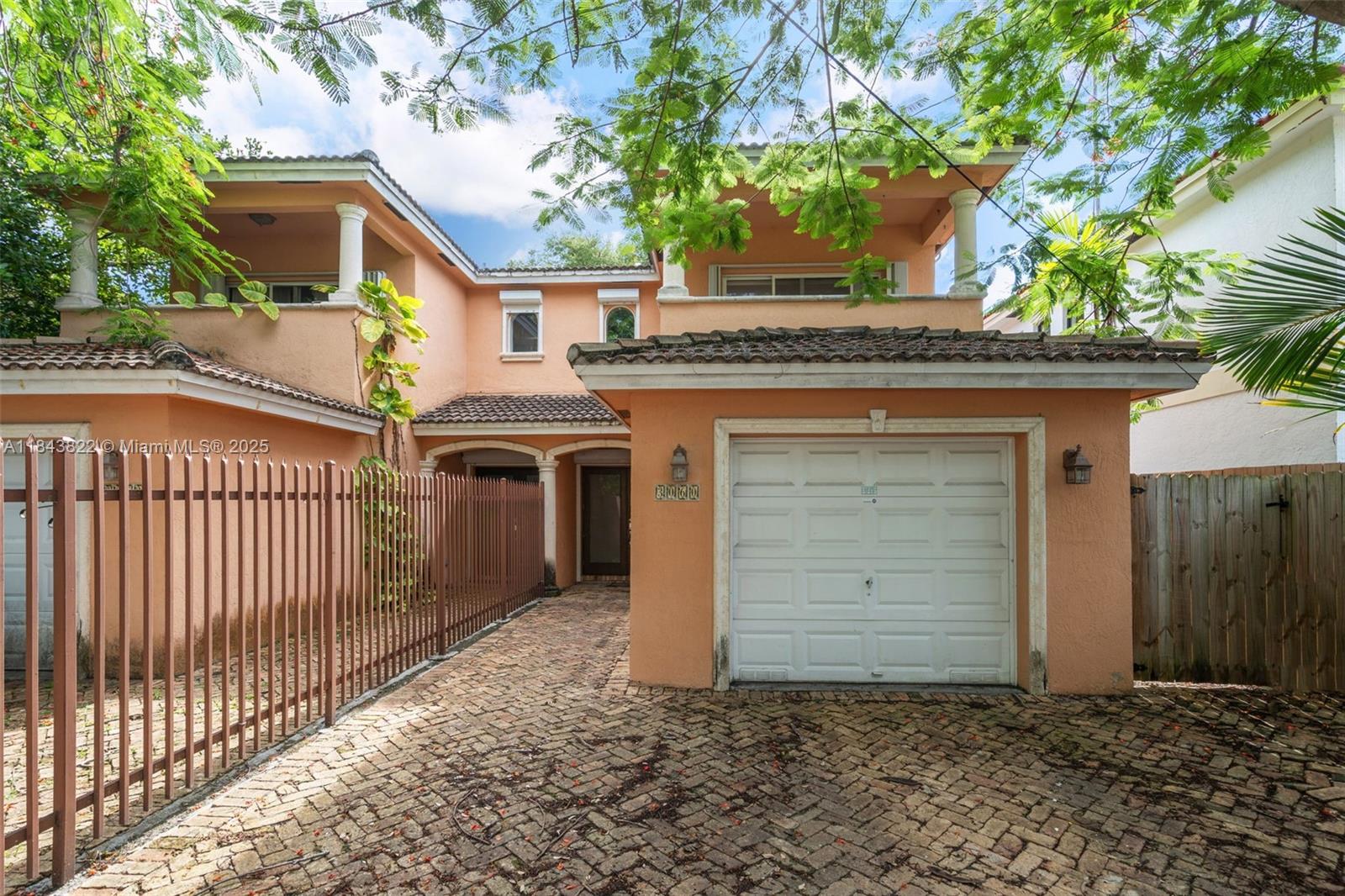 This stunning property offers a blend of classic charm and modern convenience, featuring 3 bedrooms and 2.5 bathrooms. Enjoy spacious living areas bathed in natural light, complemented by a renovated kitchen and outdoor oasis. Perfectly situated near top-rated schools, vibrant dining, and the scenic areas that make up The Grove, this home presents an exceptional opportunity for discerning renters seeking "Grove living".