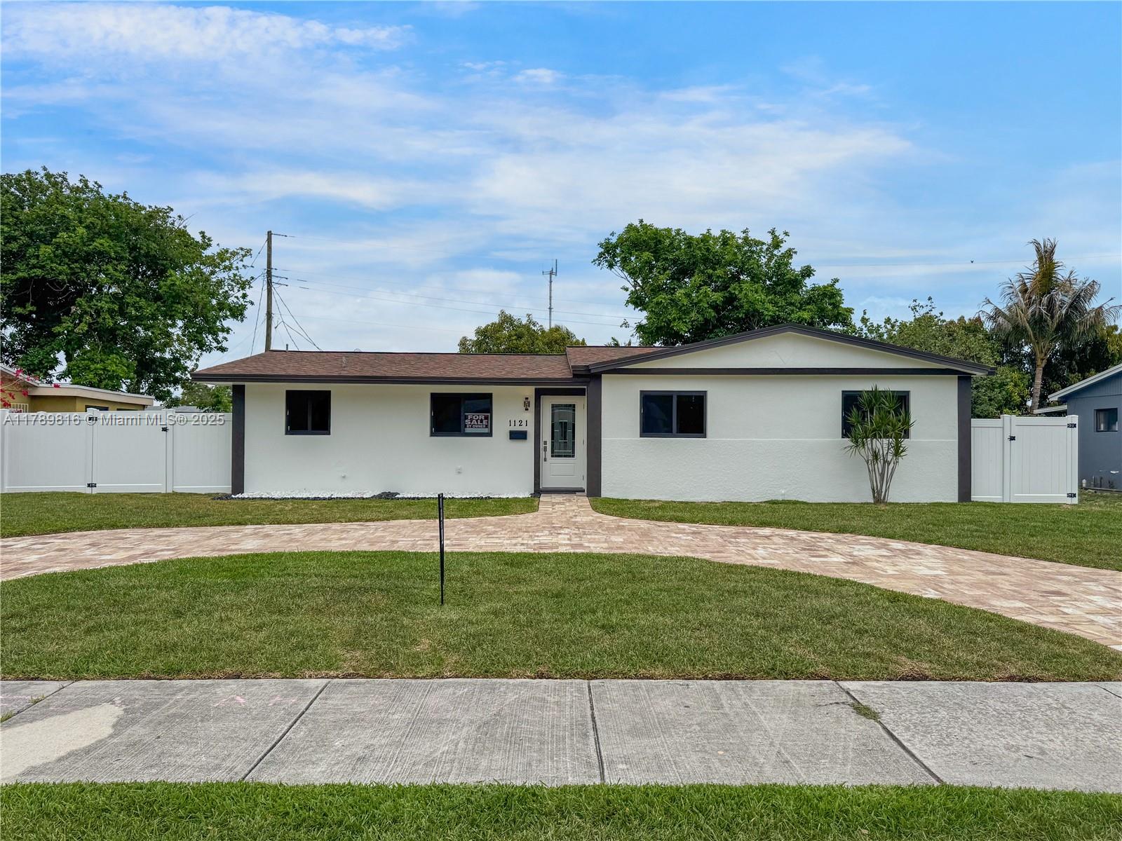 Property for Sale at 1121 Nw 200th St, Miami Gardens, Broward County, Florida - Bedrooms: 4 
Bathrooms: 2  - $629,000
