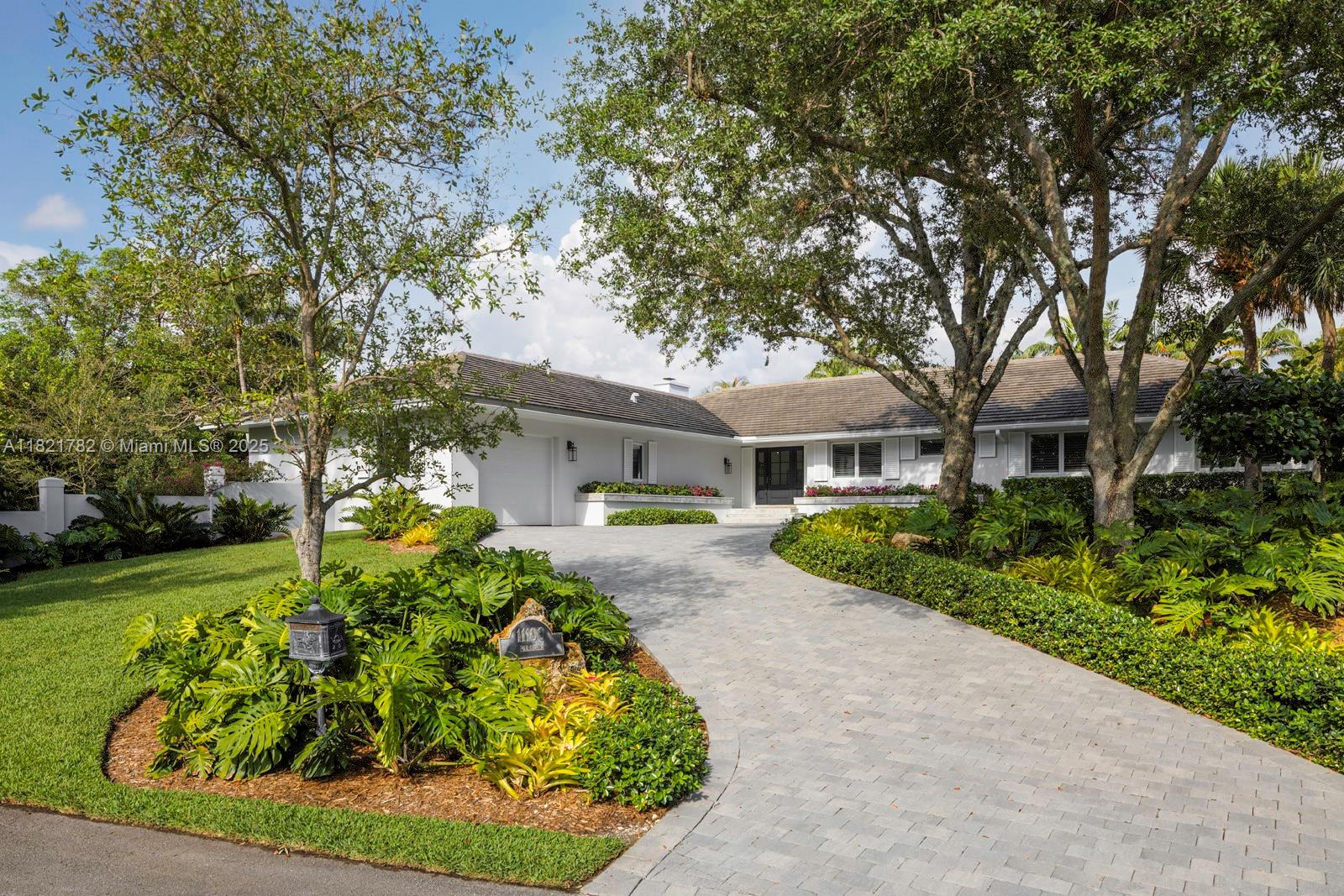 11100 Paradela St, Coral Gables, Broward County, Florida - 5 Bedrooms  
6 Bathrooms - 