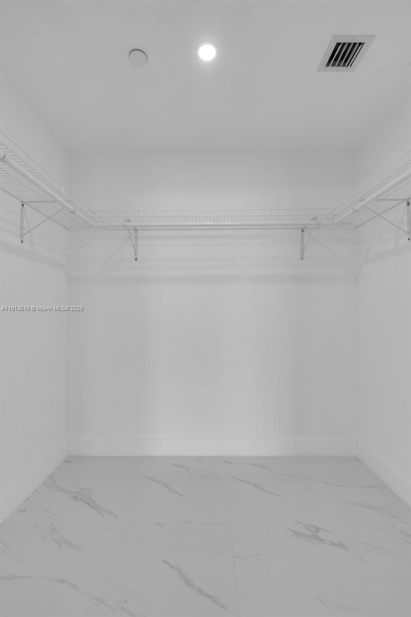 ARIA RESERVE - Residential Lease