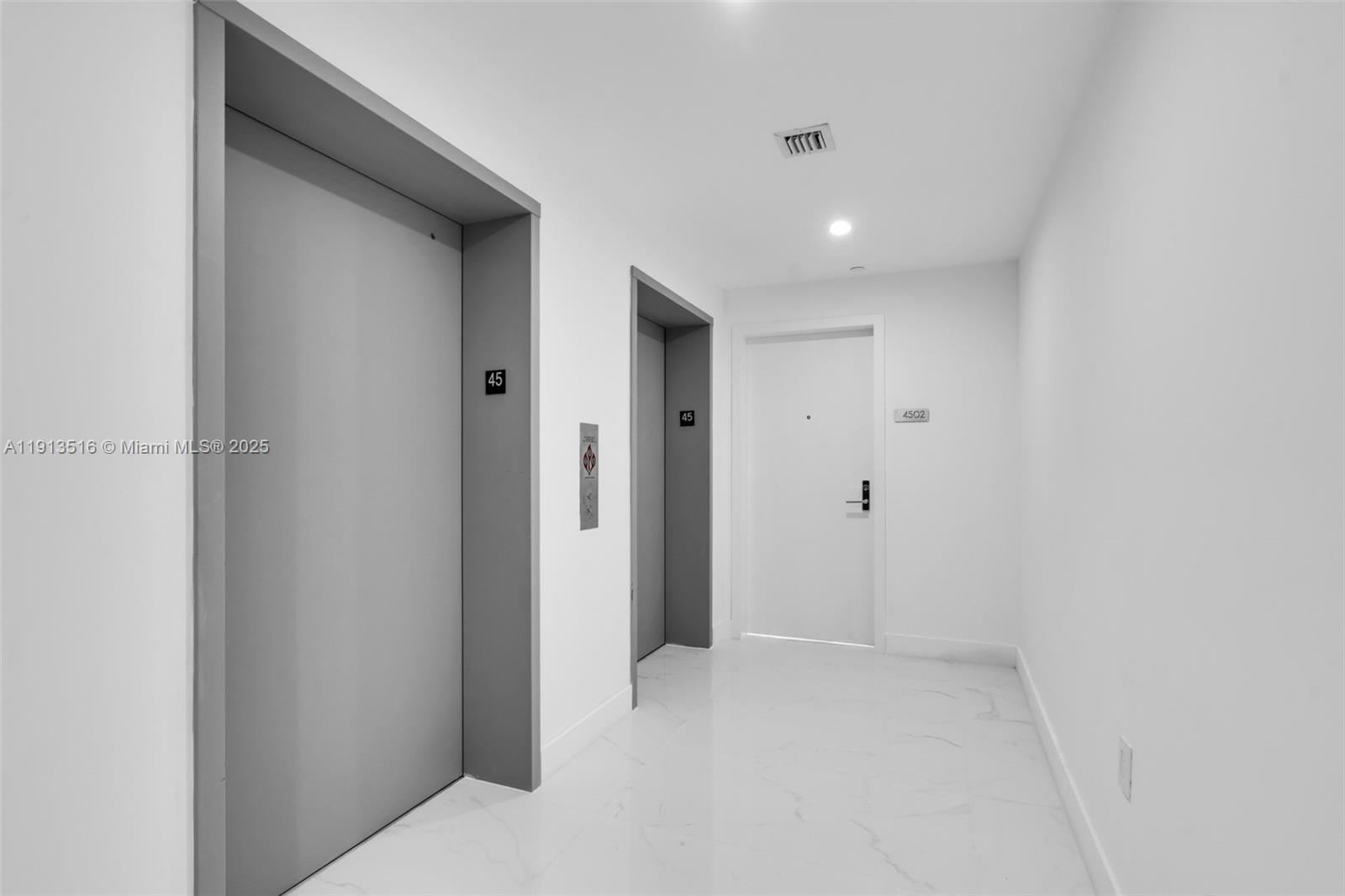 ARIA RESERVE - Residential Lease