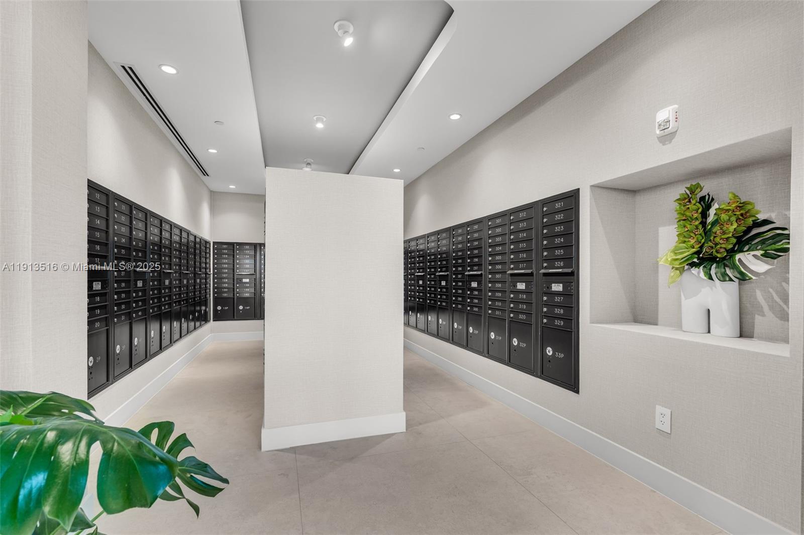 ARIA RESERVE - Residential Lease