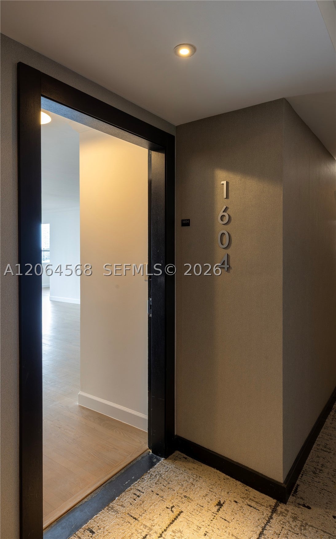 11 Island Ave 1604