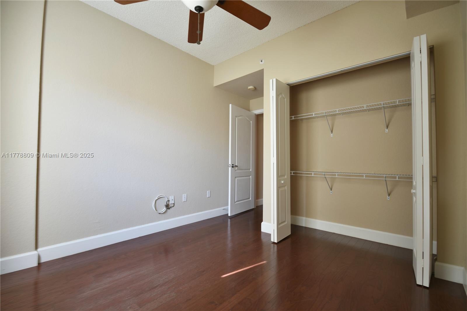 VALENCIA CONDO - Residential