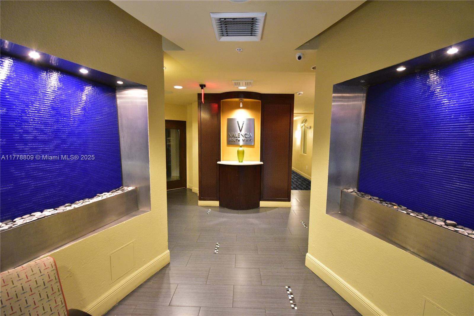 VALENCIA CONDO - Residential