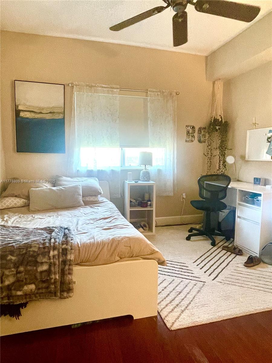 VALENCIA CONDO - Residential