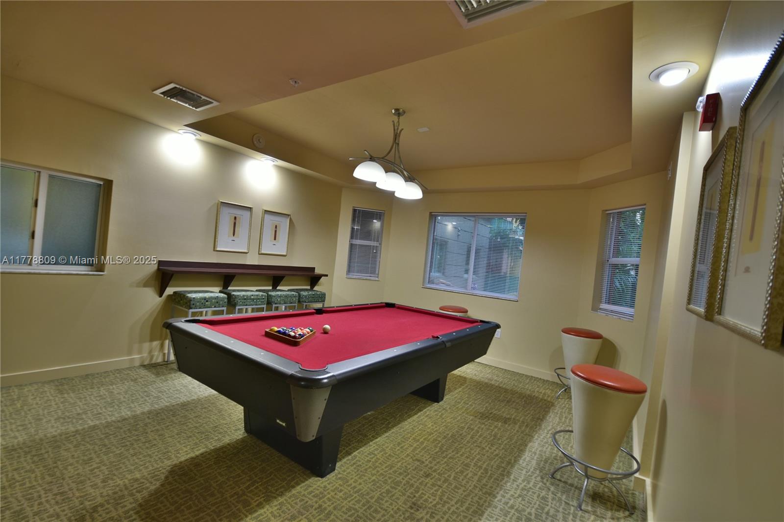 VALENCIA CONDO - Residential