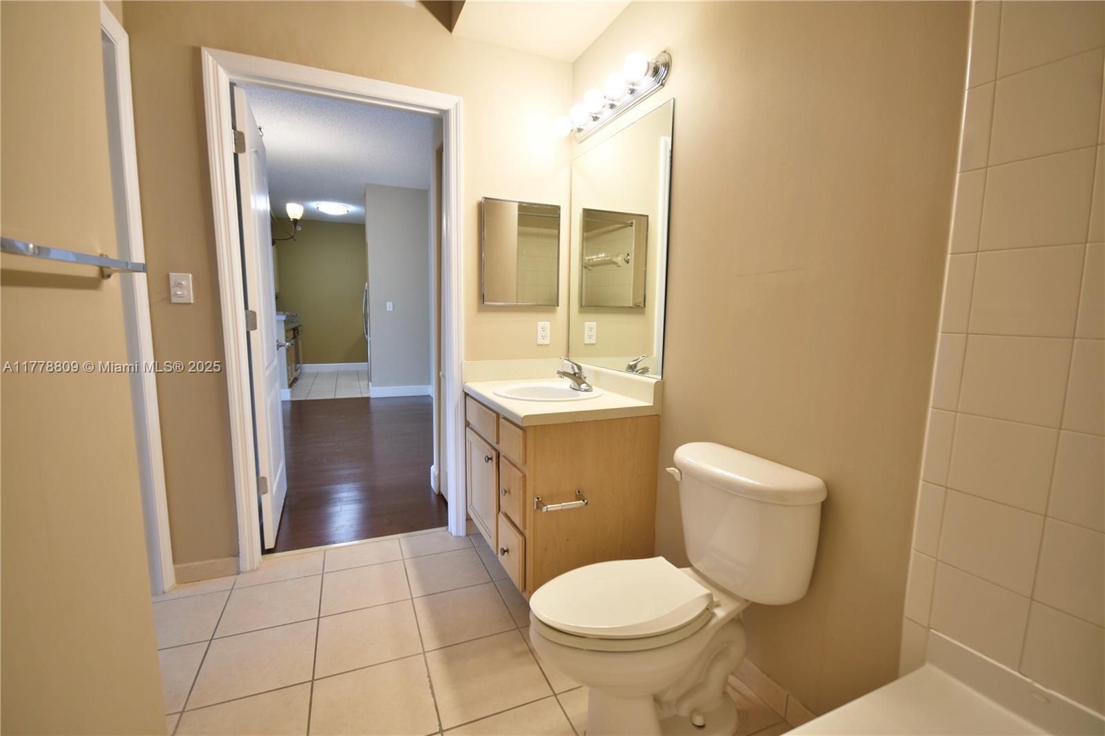 VALENCIA CONDO - Residential