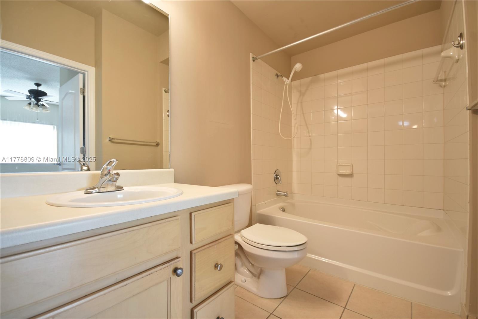 VALENCIA CONDO - Residential