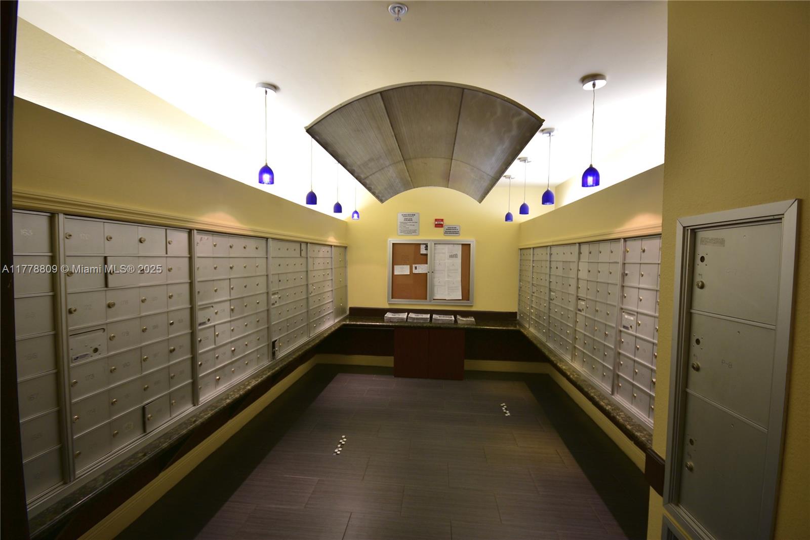 VALENCIA CONDO - Residential