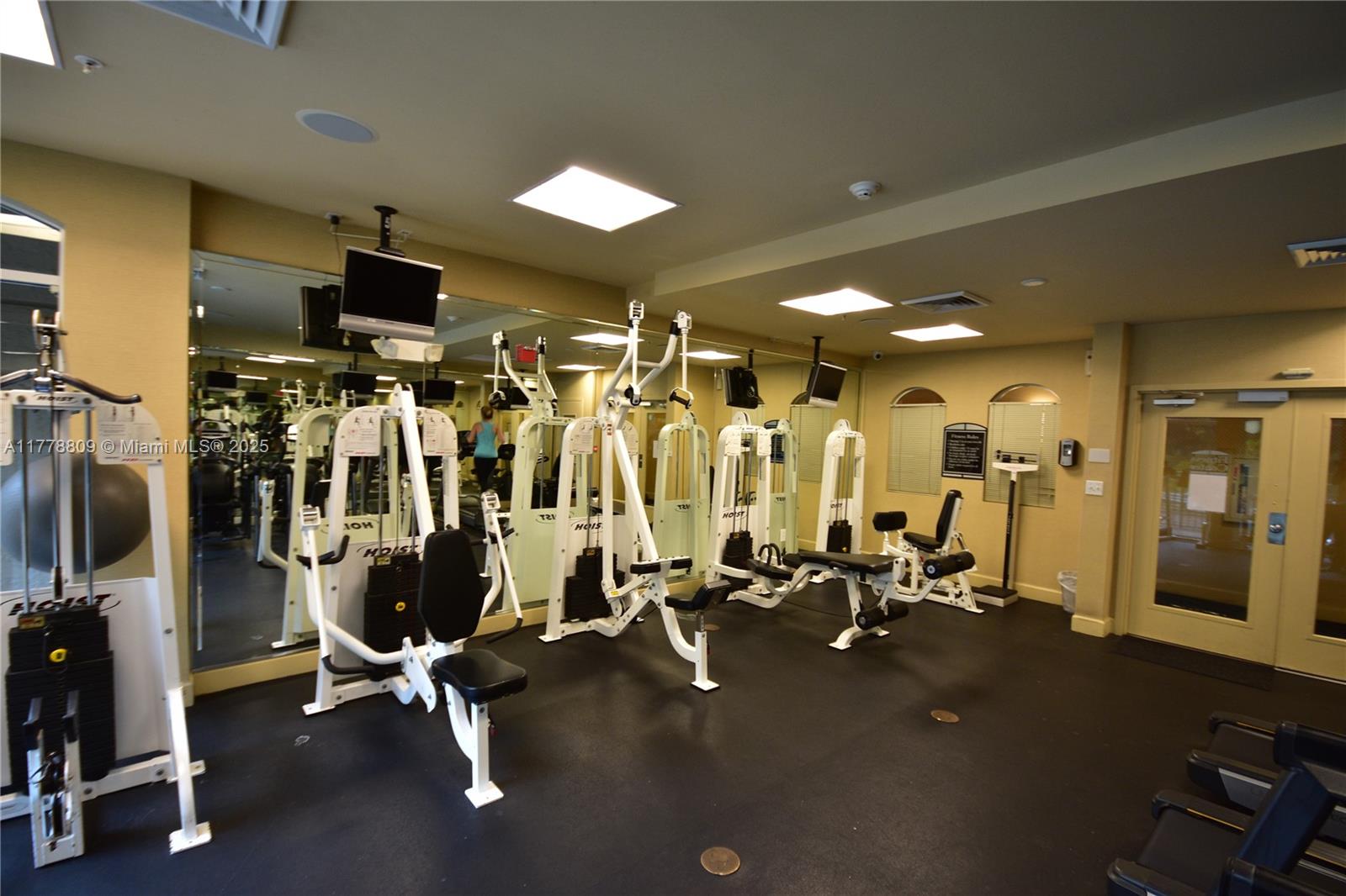 VALENCIA CONDO - Residential