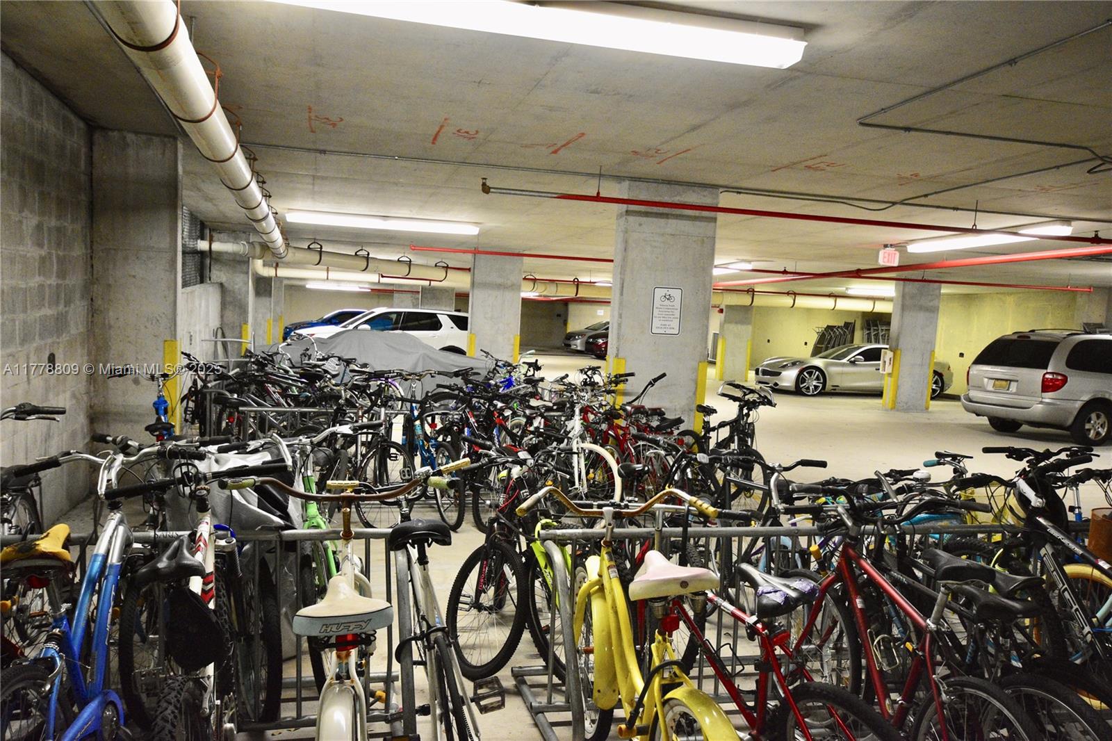 VALENCIA CONDO - Residential