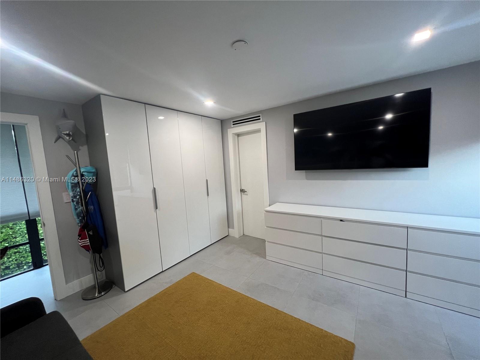 BISCAYNE KEY ESTATES - Residential