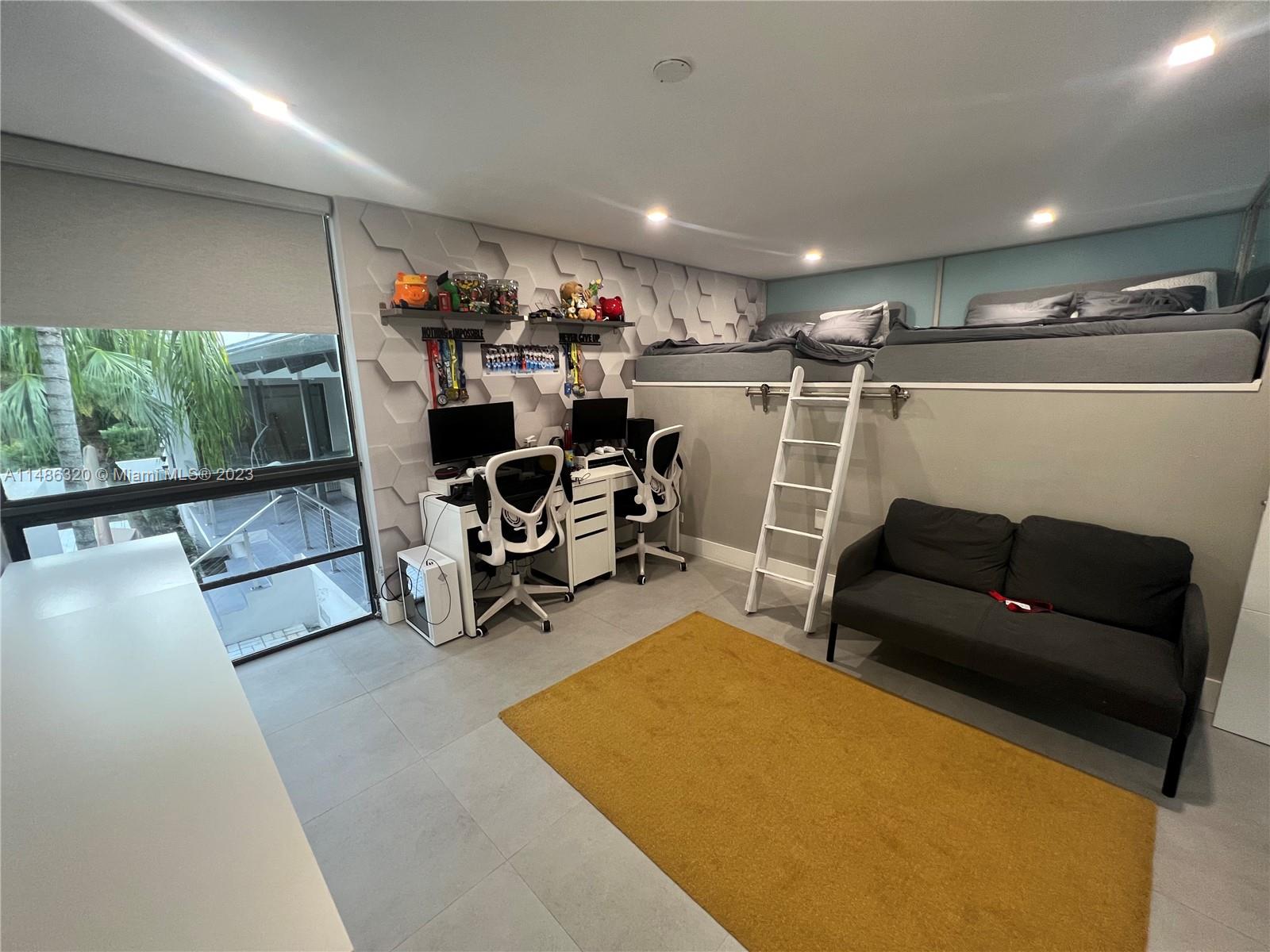 BISCAYNE KEY ESTATES - Residential