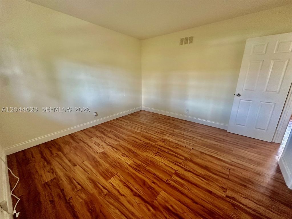 Photo of 5420 NE 22nd Ter #6, Fort Lauderdale, FL 33308 (MLS # A12044623)
